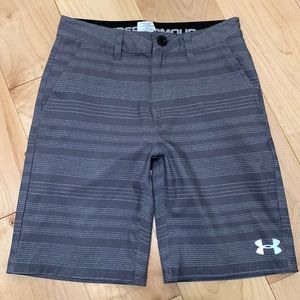 Under Armour boys grey shorts size 8